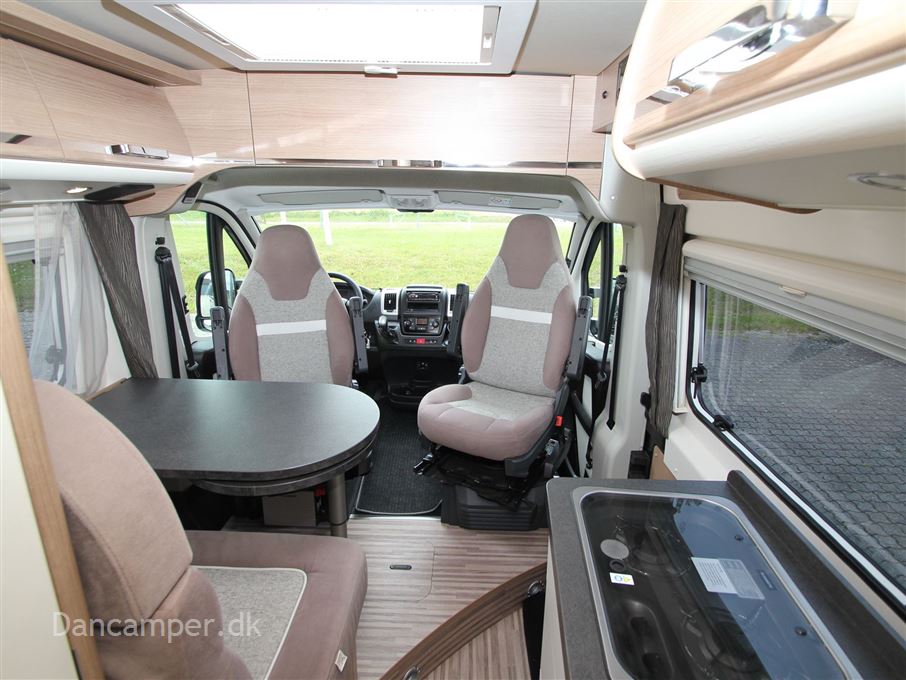 Carthago van 640 LE Chaming Charming