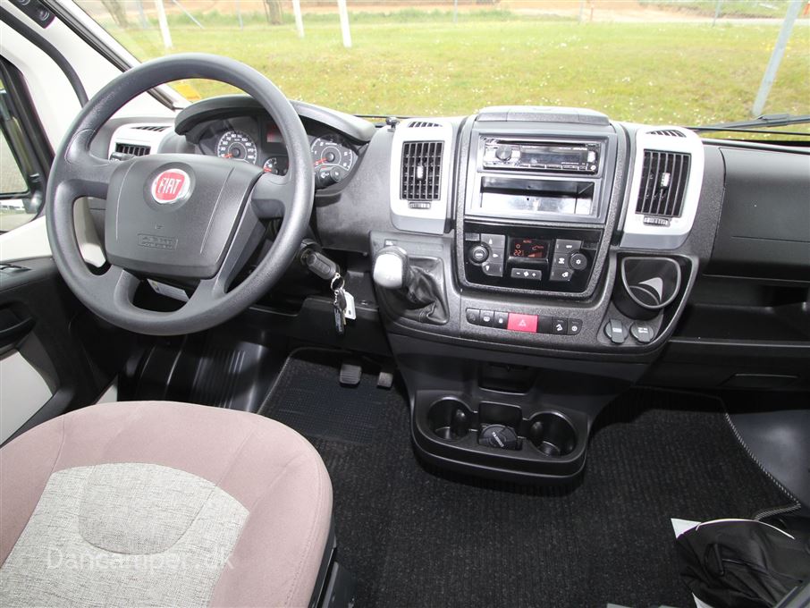 Carthago van 640 LE Chaming Charming