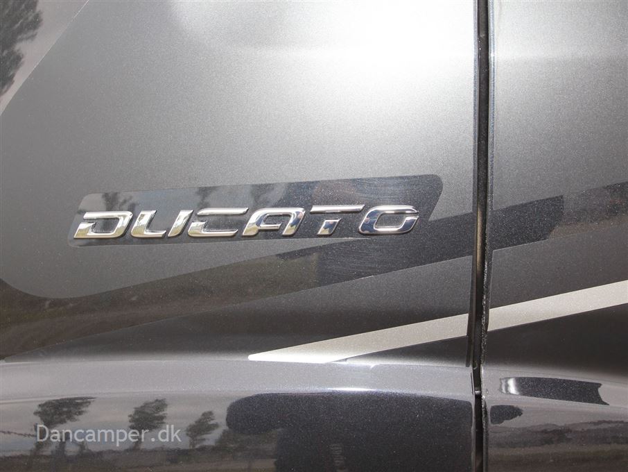 Carthago van 640 LE Chaming Charming