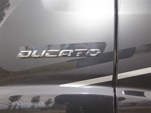 Carthago van 640 LE Chaming Charming