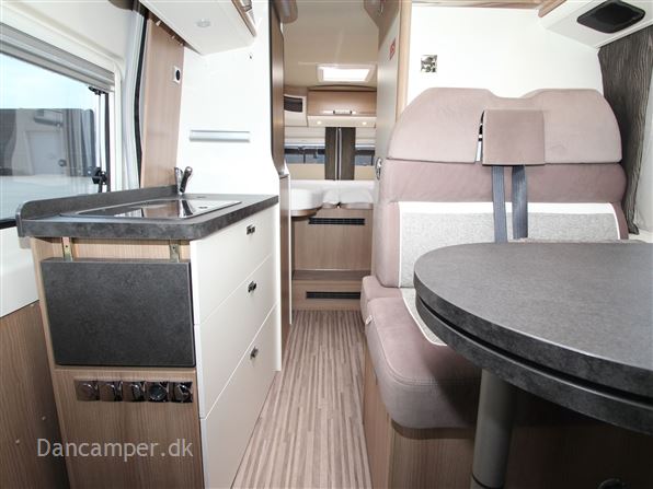 Carthago van 640 LE Chaming Charming