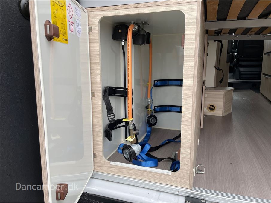 Adria Twin Axess 600 SP