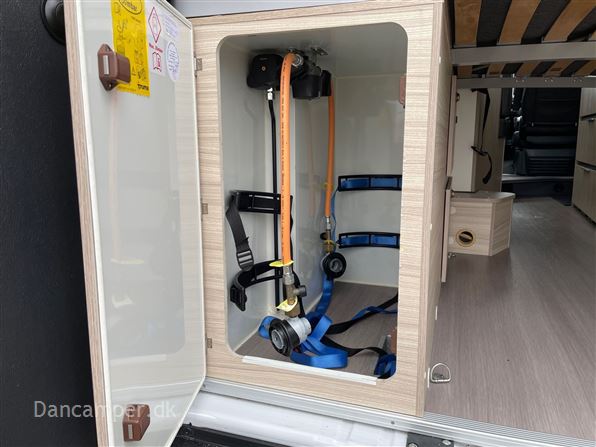 Adria Twin Axess 600 SP