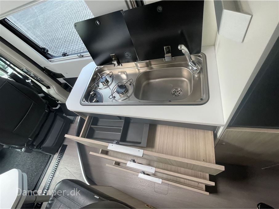 Adria Twin Axess 600 SP