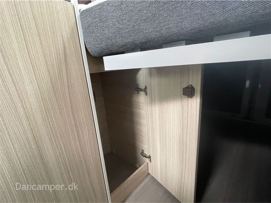 Adria Twin Axess 600 SP