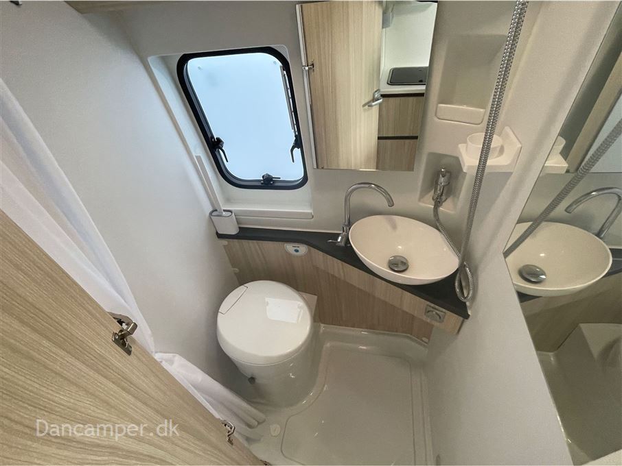 Adria Twin Axess 600 SP