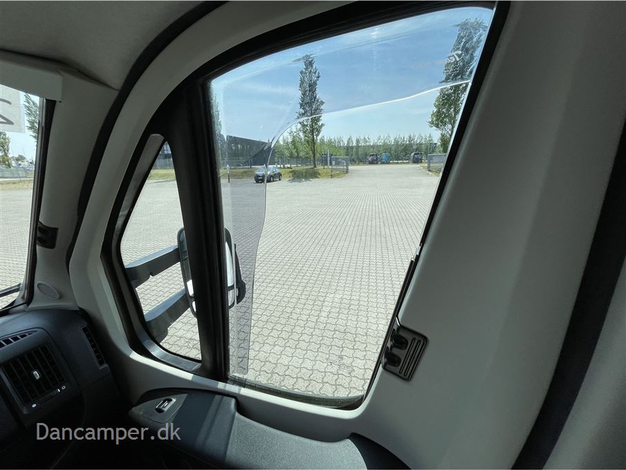 Chausson 640 Titanium VIP
