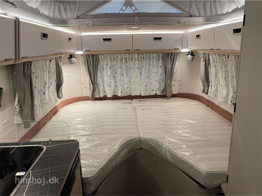 Eriba Touring 542 Tango Red