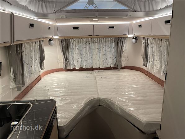 Eriba Touring 542 Tango Red