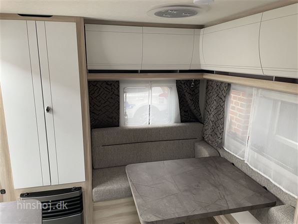 Hobby De Luxe 440 SF