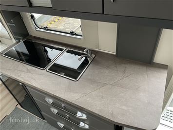Hobby De Luxe 440 SF