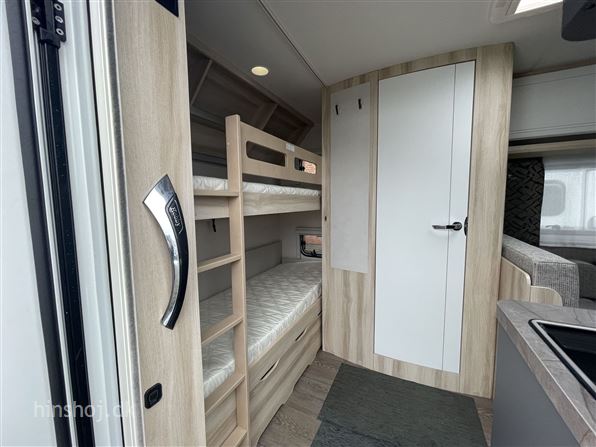 Hobby De Luxe 490 KMF