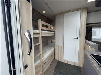 Hobby De Luxe 490 KMF