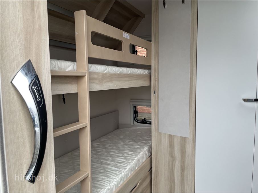 Hobby De Luxe 490 KMF