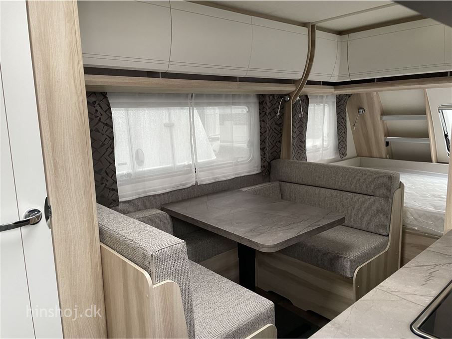 Hobby De Luxe 490 KMF