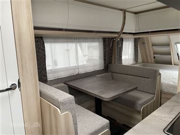 Hobby De Luxe 490 KMF