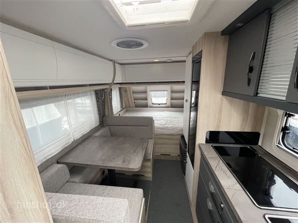 Hobby De Luxe 490 KMF