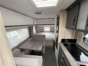 Hobby De Luxe 490 KMF