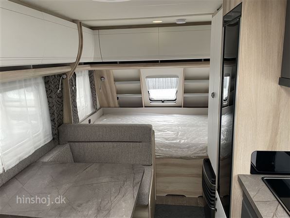 Hobby De Luxe 490 KMF