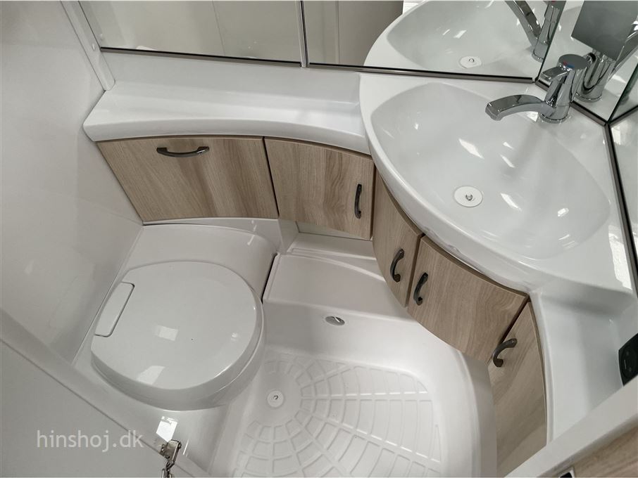 Hobby De Luxe 490 KMF