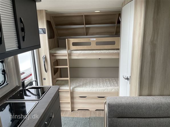 Hobby De Luxe 490 KMF