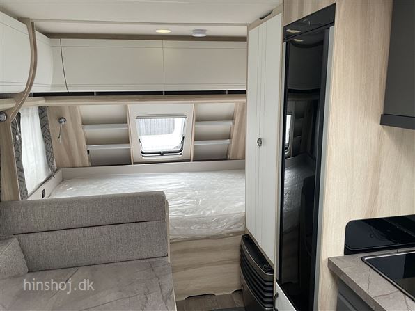 Hobby De Luxe 490 KMF