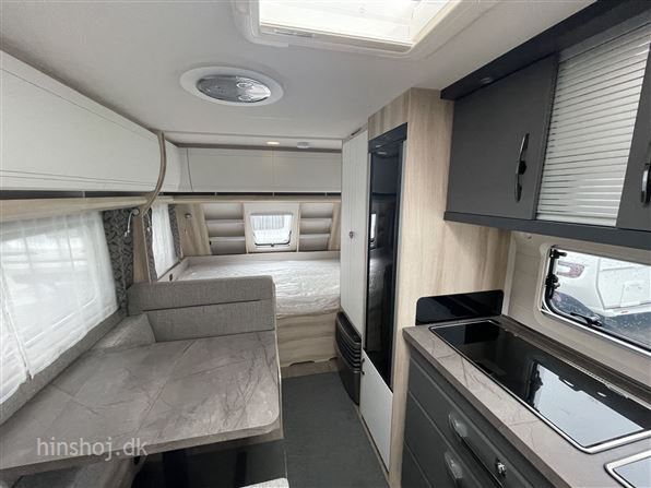 Hobby De Luxe 490 KMF