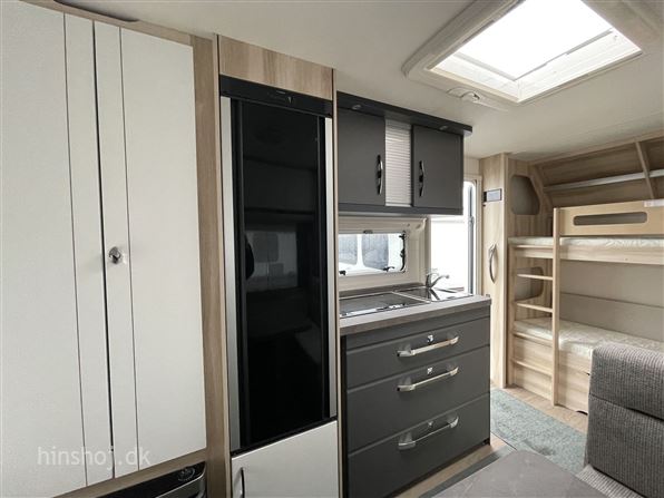 Hobby De Luxe 490 KMF