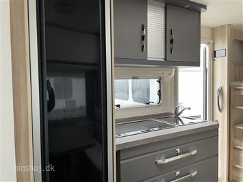 Hobby De Luxe 490 KMF