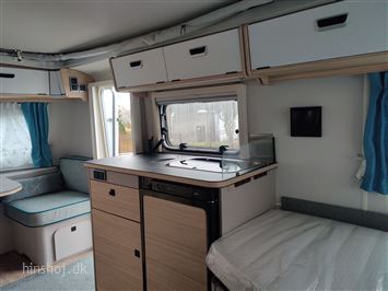 Eriba Touring 542 Harbour Blue