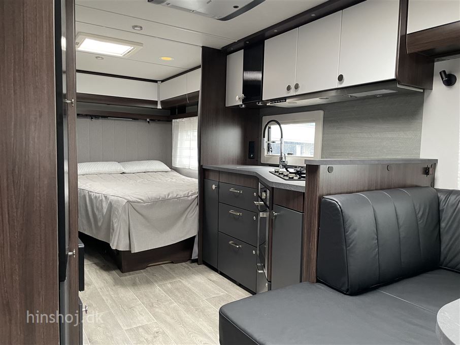 Polar  Blackline  590 FWL