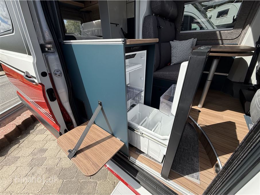 Eriba Car 600 Cherry Red Aut