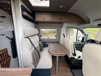 Eriba Car 600 Deep Ocean Blue Aut