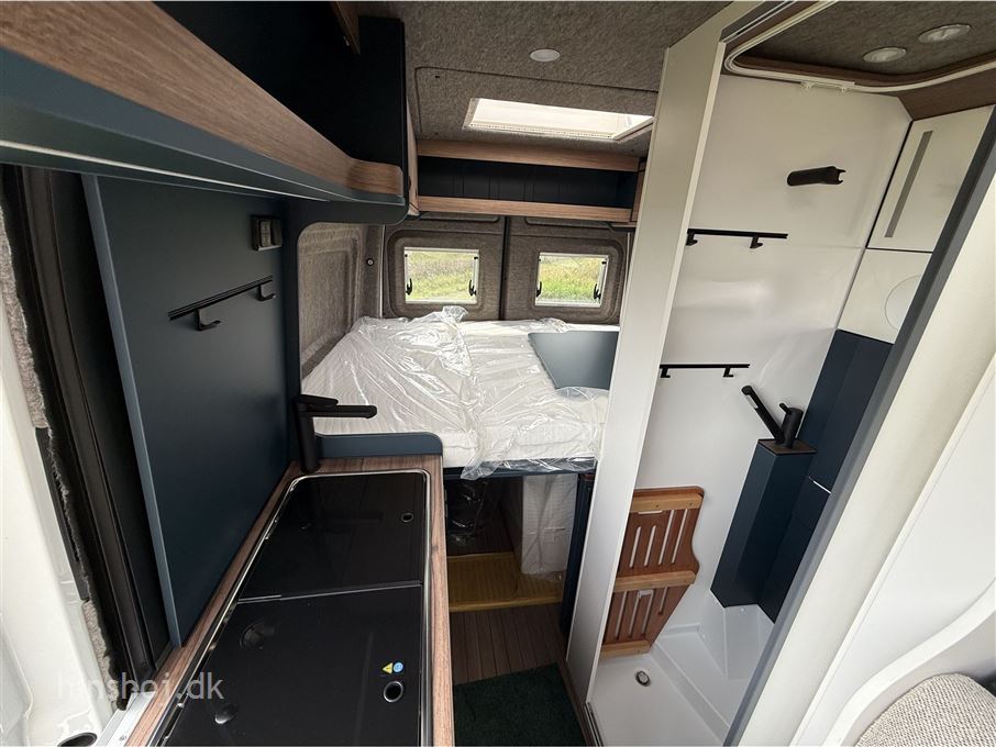 Eriba Car 600 Deep Ocean Blue Aut