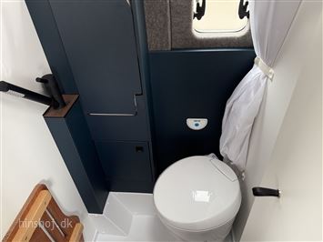 Eriba Car 600 Deep Ocean Blue Aut