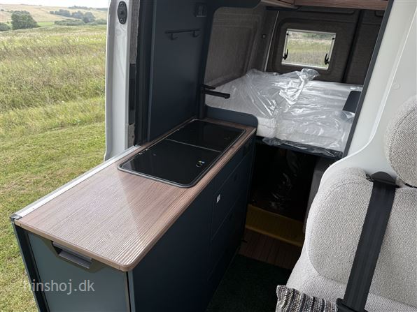 Eriba Car 600 Deep Ocean Blue Aut