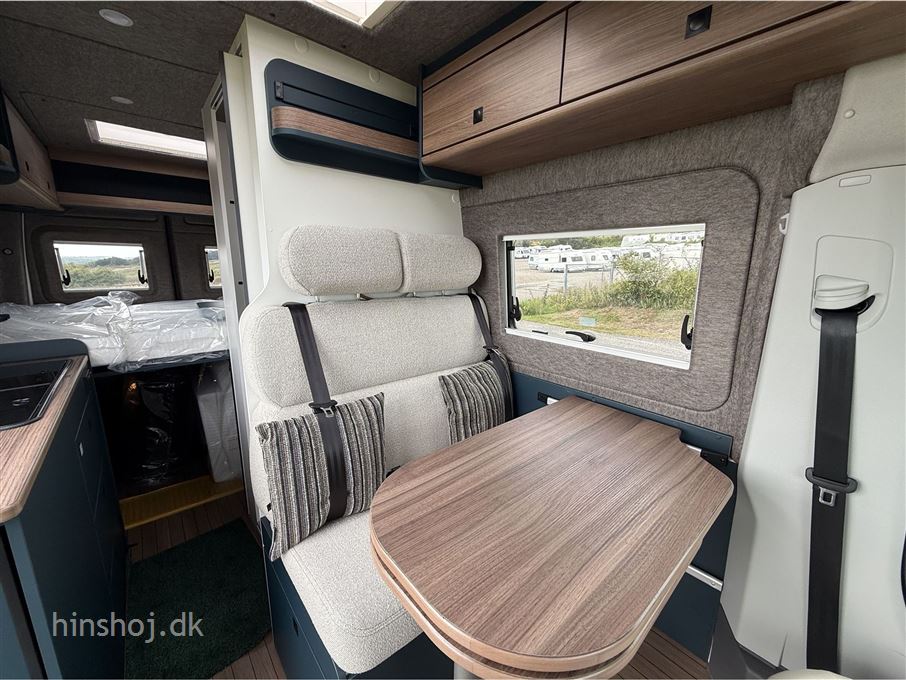Eriba Car 600 Deep Ocean Blue Aut