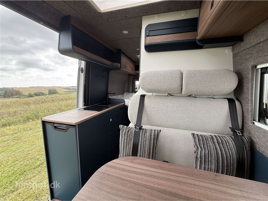 Eriba Car 600 Deep Ocean Blue Aut
