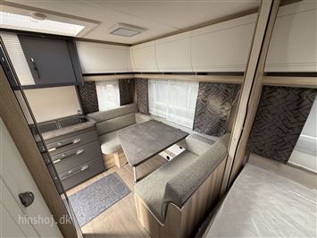 Hobby De Luxe 400 SFE