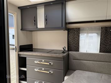 Hobby De Luxe 400 SFE