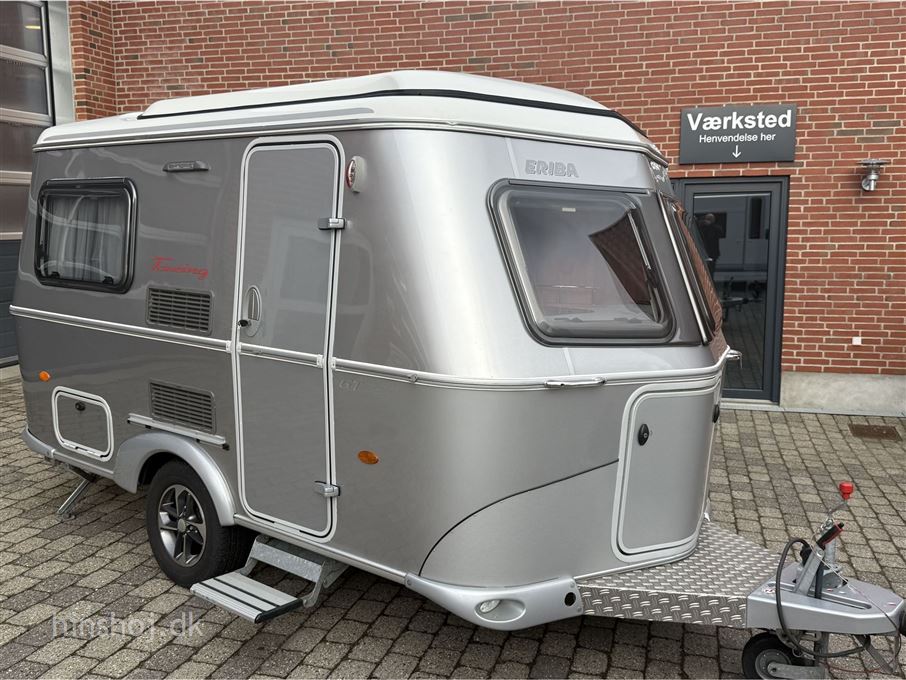 Eriba Touring Familia 320 GT