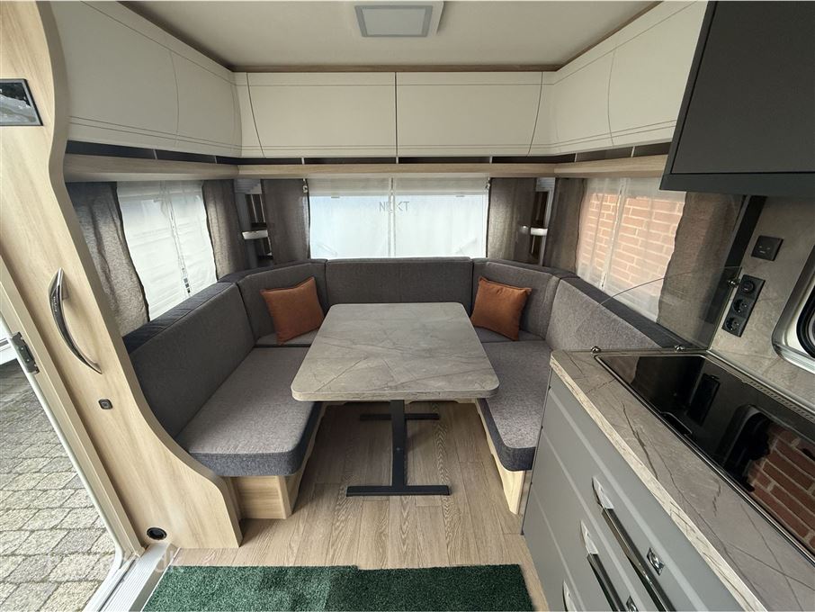 Hobby De Luxe 460 UFe DK Line