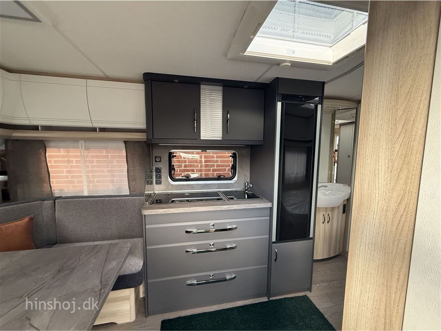 Hobby De Luxe 460 UFe DK Line