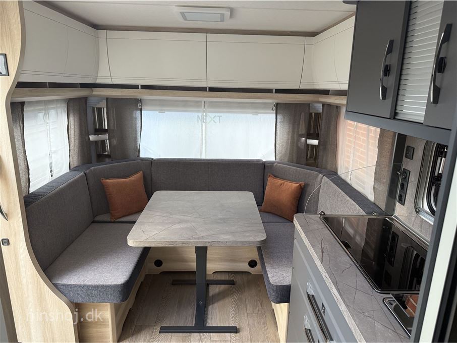 Hobby De Luxe 460 UFe DK Line