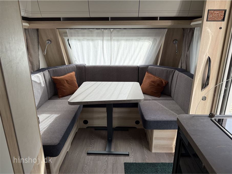 Hobby De Luxe 460 LU