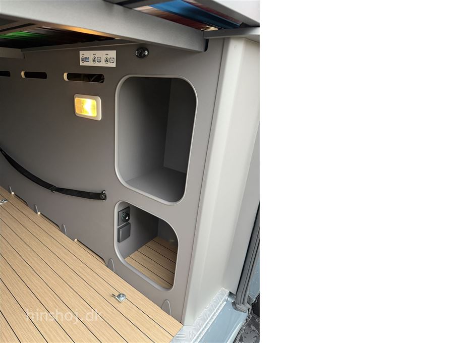 Hobby Prestige VAN 640 ET First Edition