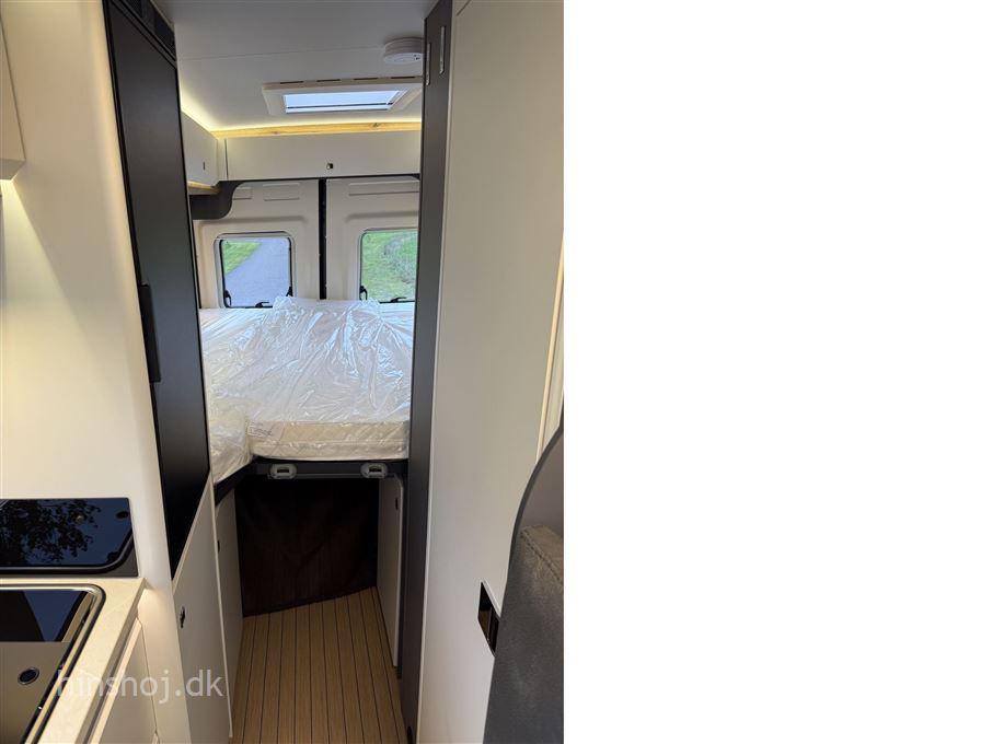 Hobby Prestige VAN 640 ET First Edition