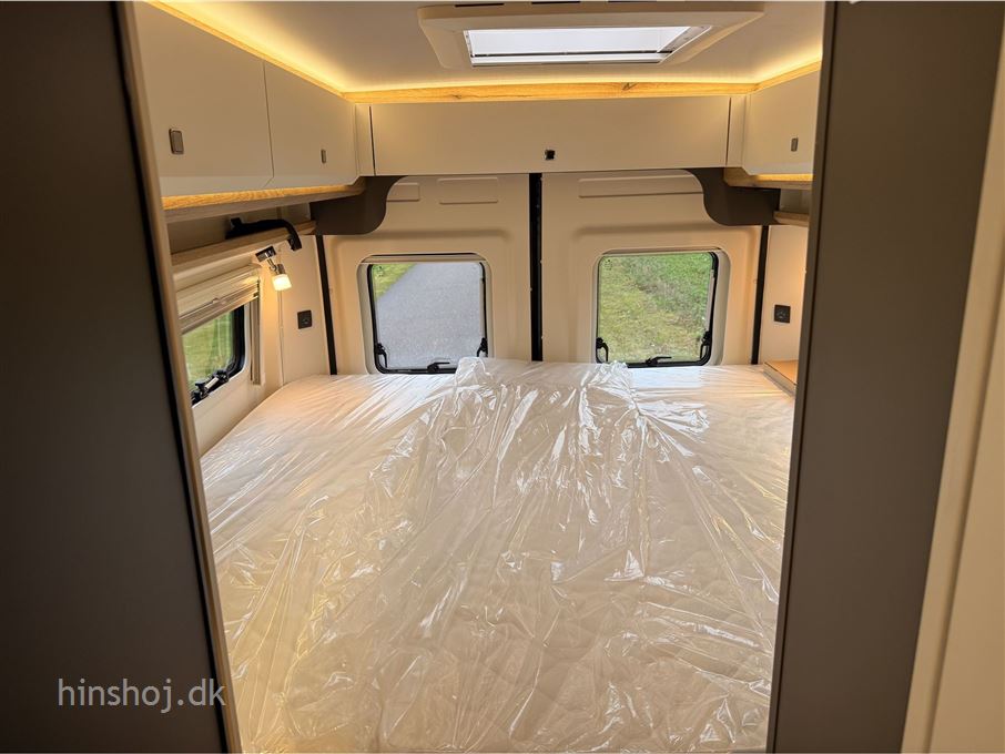 Hobby Prestige VAN 640 ET First Edition