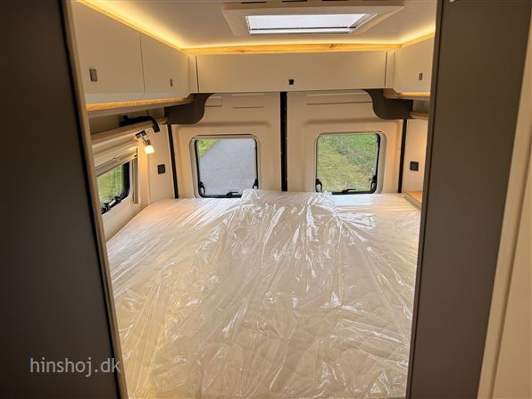 Hobby Prestige VAN 640 ET First Edition