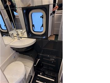 Hobby Prestige VAN 640 ET First Edition